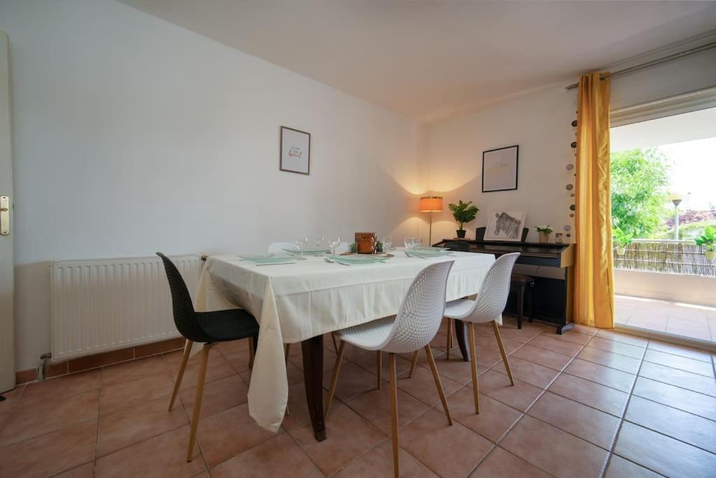 Appartement Tout Equipe Terrasse Et Parking Prive Marseille Exteriör bild